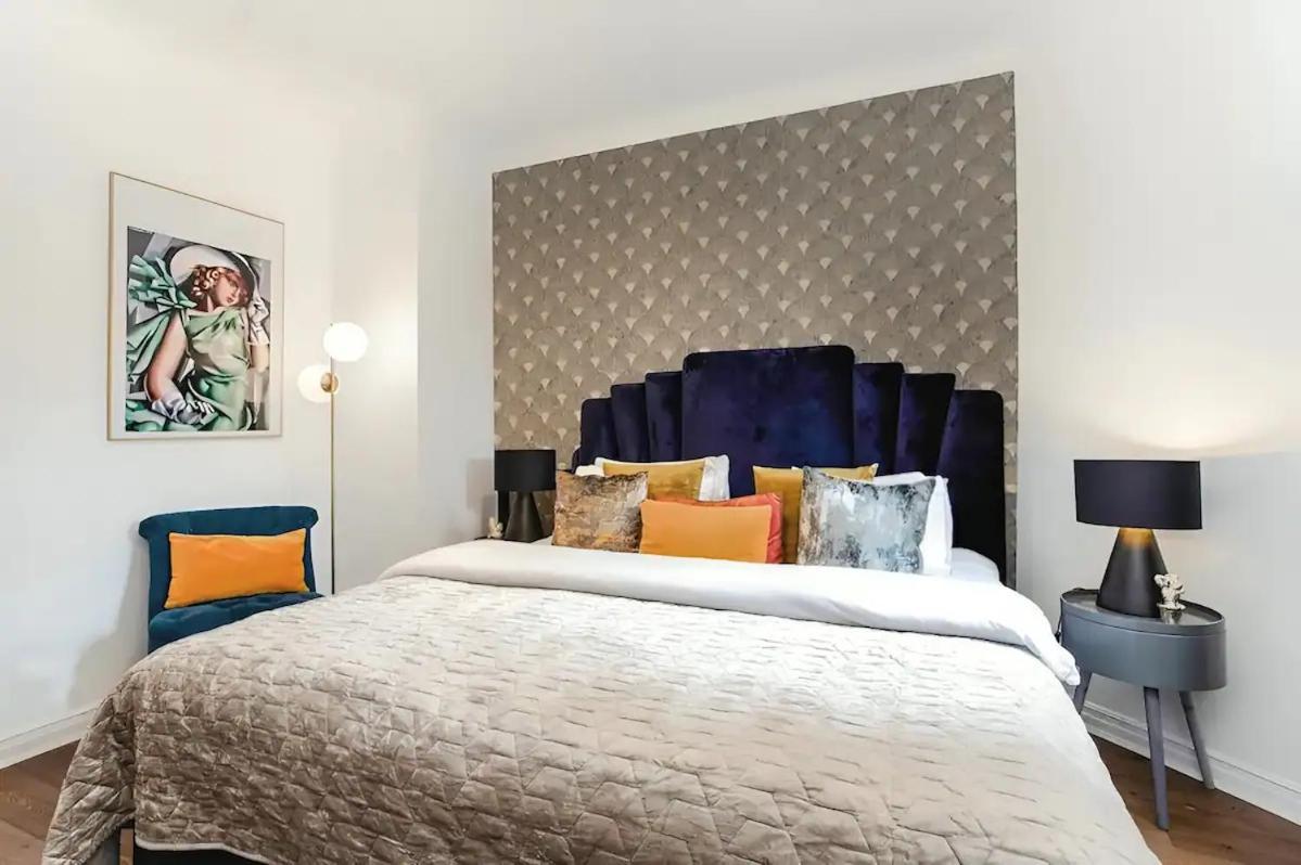 ロンドンAwesome Leicester Sq! Fashion Flat For Theatre Families And Happy Friendsアパートメント エクステリア 写真